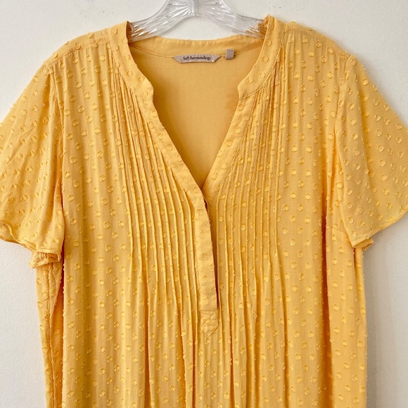 Softsurroundings Seaside Inspired Offshore Tunic Top Swiss Dot Golden Haze (T1) - Picture 7 of 15